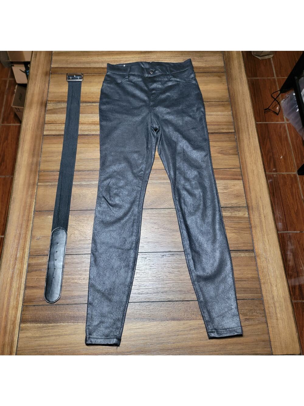 Time And Tru Pull On Black Faux Leather Pants w/ Small Belt - Size XS (0-2)